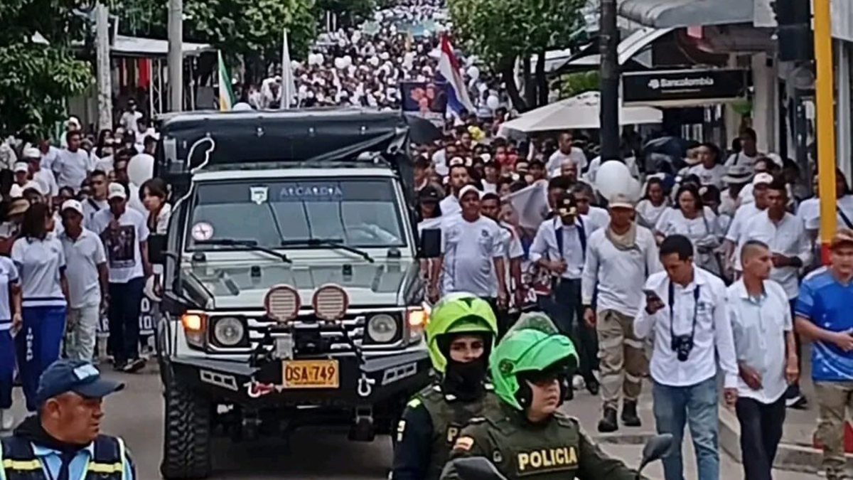 Grupos armados ilegales imponen violencia en la Serranía de San Lucas

 – Tinta clara