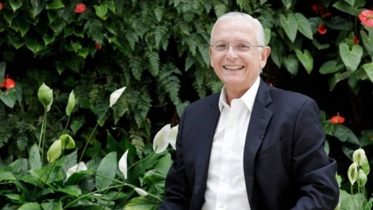 Floricutors advierte que una caída en un dólar y posible aumento del 11% mínimo puede afectar al sector

 – Tinta clara