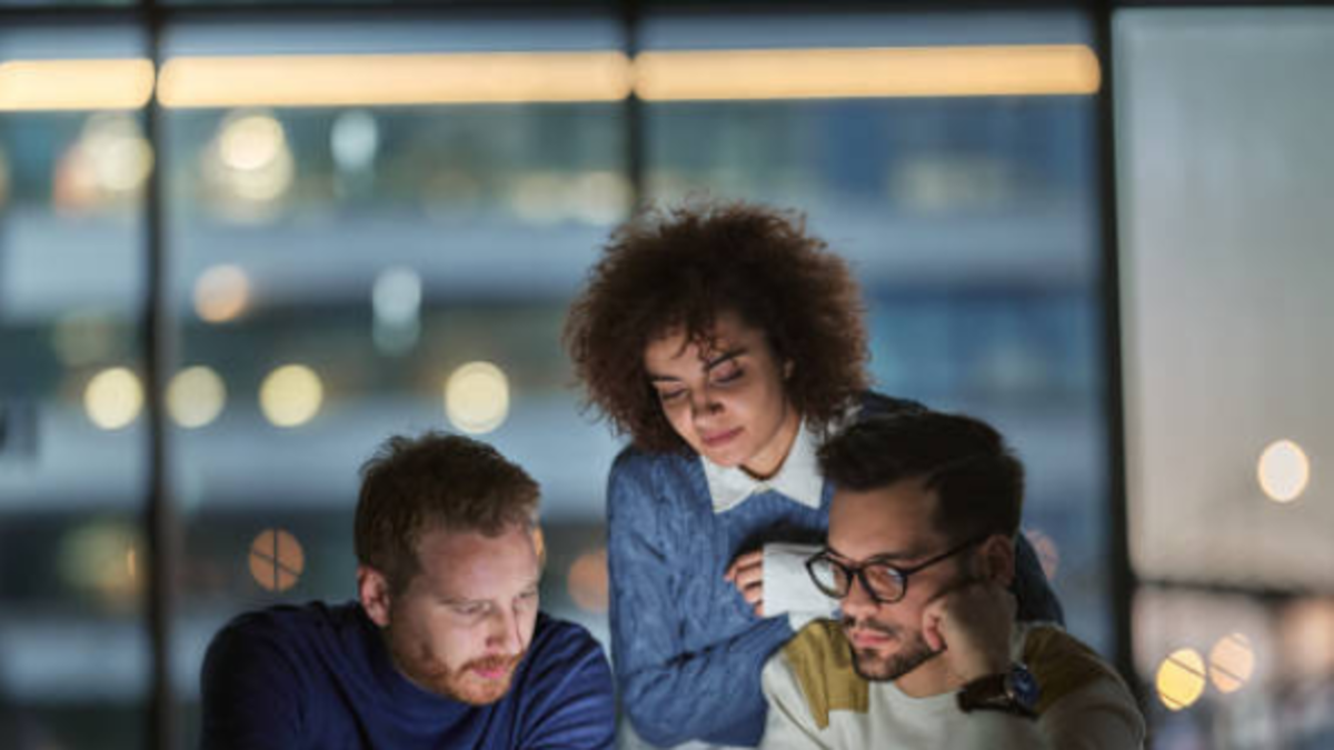 ¿El jefe te envía a otro lugar? Este tiempo de viaje se computa como un día laborable.

 – Tinta clara