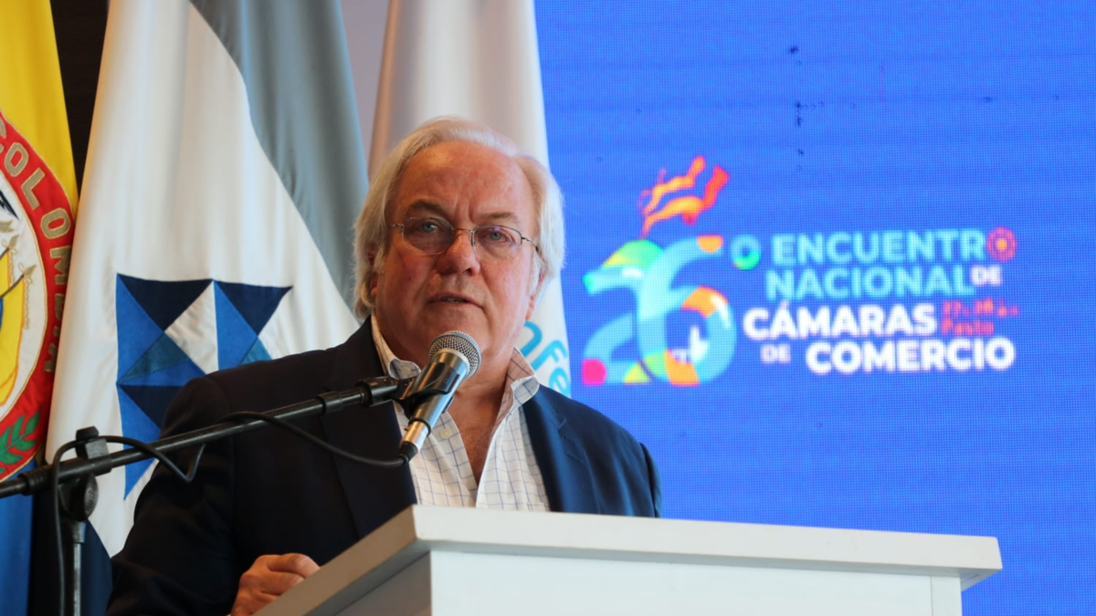Julián Domínguez, en una despedida con conferencias

 – Tinta clara