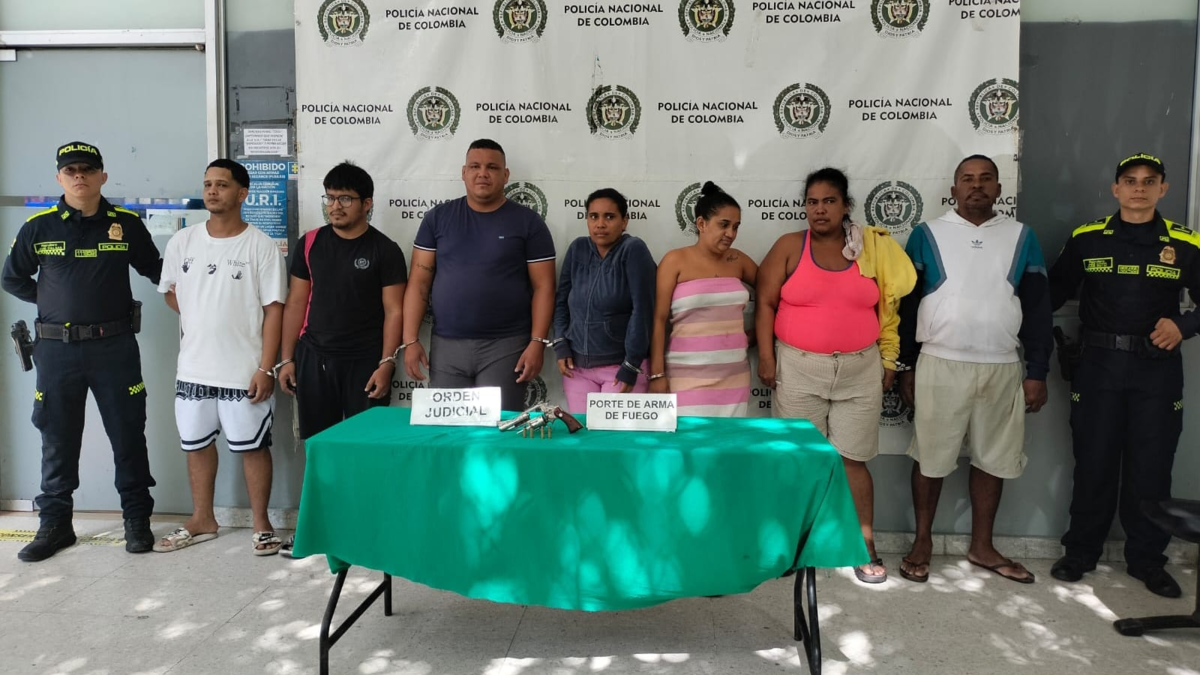 Capturan a siete presuntos miembros de ‘Los Costaros’ en Rebolo y Palermo: entre ellos sería un jefe del área

 – Tinta clara
