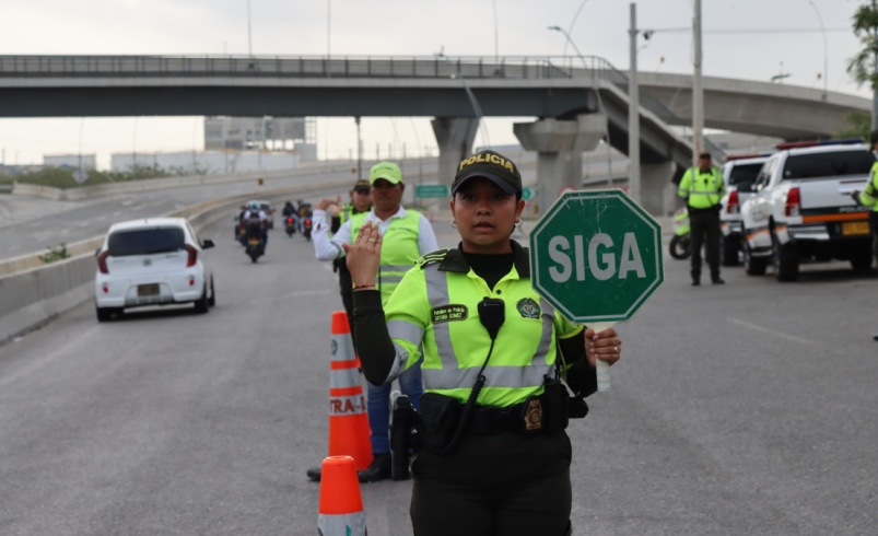 La policía refuerza la seguridad y la movilidad en Barranquilla por semana de descanso escolar; 250 mil vehículos rodarán por las carreteras del área metropolitana

 – Tinta clara