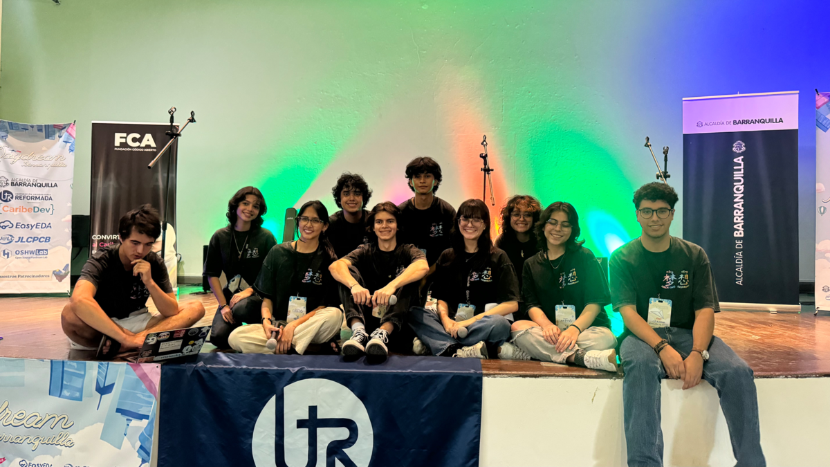 Tres estudiantes de Barranquilla ganan el primer lugar en el maratón internacional de creación tecnológica de videojuegos y prototipos digitales

 – Tinta clara