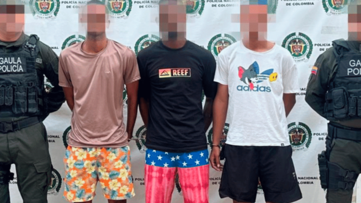‘O pagan o se hacen a la mar’: capturan a ‘guías turísticos’ que extorsionaban a turistas mexicanos en alta mar

 – Tinta clara