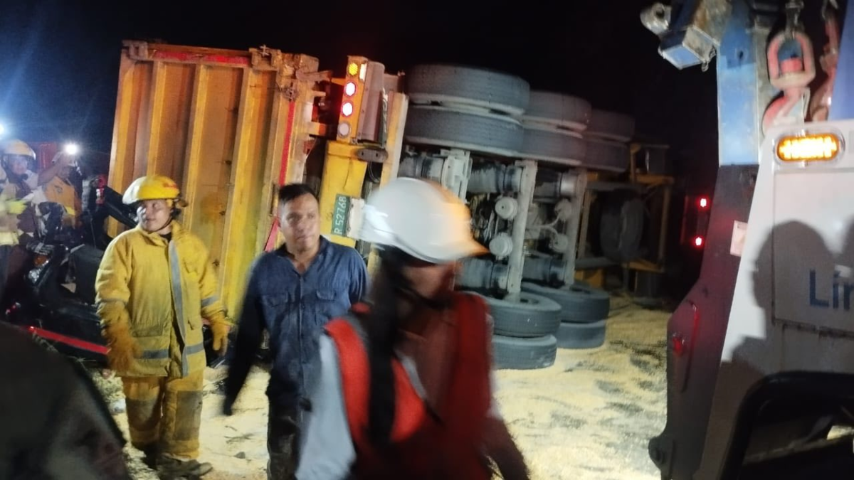 accidente de tránsito habría dejado tres muertos; esto es lo que se sabe

 – Tinta clara