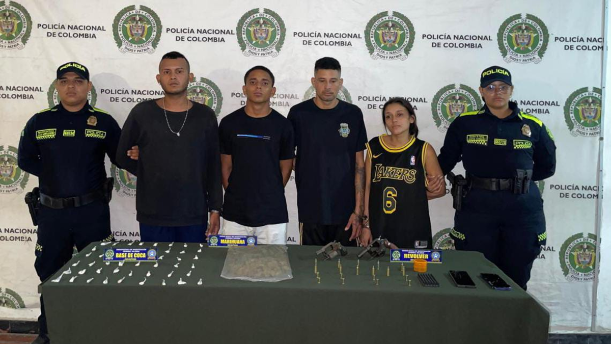 Capturan a ocho presuntos integrantes de ‘Los Costeños’ y ‘Los Pepes’ por extorsión, narcotráfico y porte ilegal de armas en Barranquilla y Soledad

 – Tinta clara