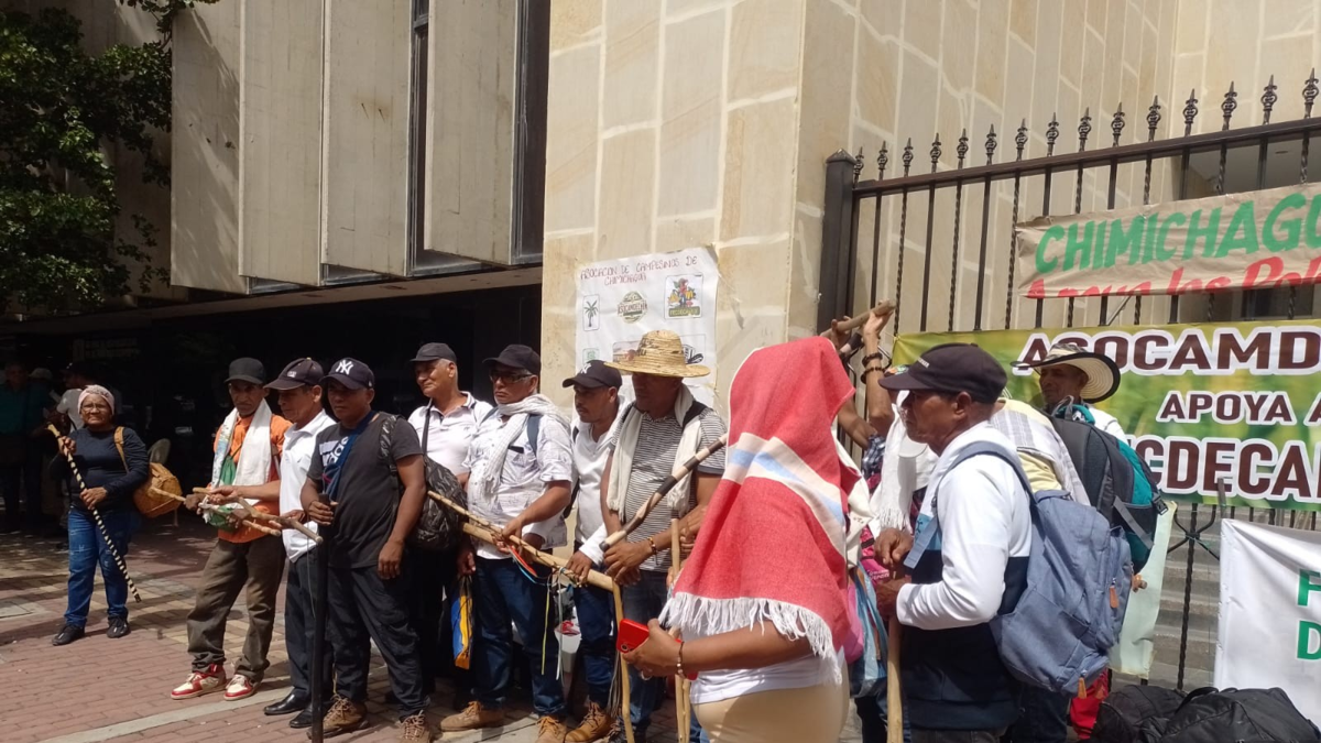 Campesinos de Chimichagua exigen al Gobierno Nacional entregar 2.034 hectáreas de tierras pactadas en los convenios con la ANT

 – Tinta clara