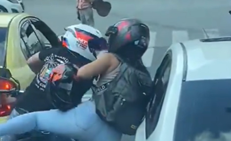 Una persona que viajaba en un bus del MIO resultó herida tras ser baleada por un hombre que intentaba asaltar un vehículo en el centro de Cali

 – Tinta clara