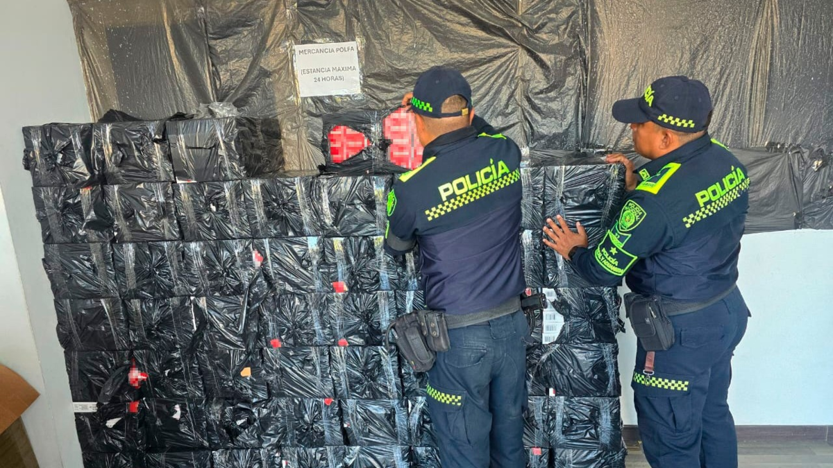 Golpe millonario al contrabando: incautaron $294 millones de pesos en cajetillas de cigarrillos ilegales

 – Tinta clara