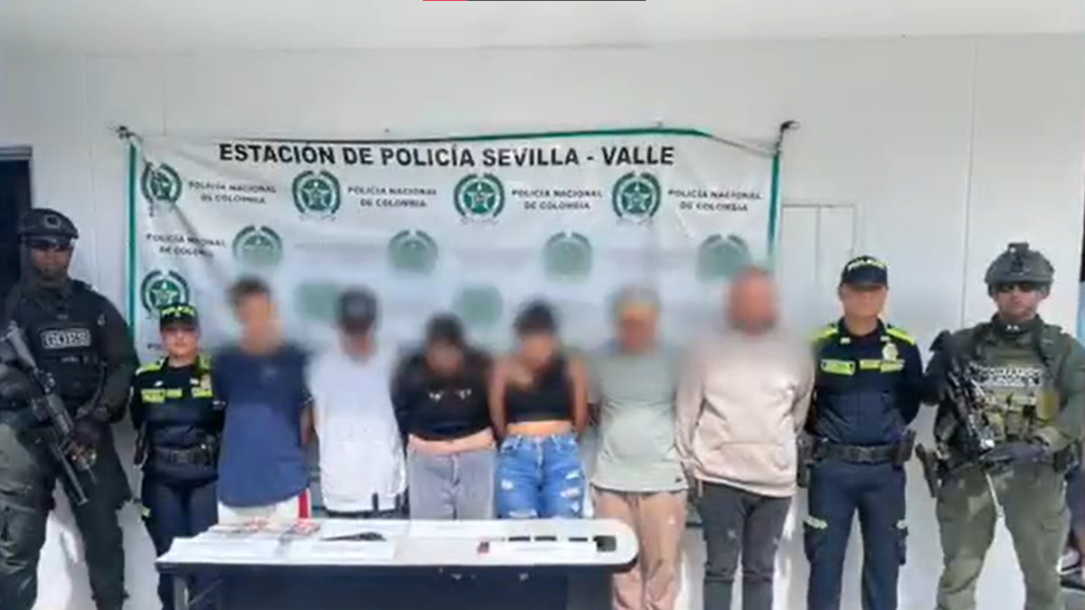 Siete integrantes de ‘Los Flacos’, entre ellos un cabecilla y un preso, fueron capturados en el Valle del Cauca; Tenían alianzas con las disidencias de las FARC

 – Tinta clara