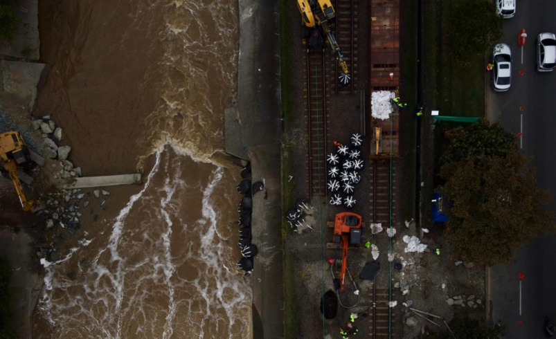 ¿Es hora de recanalizar el río?
 – Tinta clara
