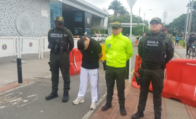 ¿Cómo coordinó el plan el último de los tres capturados?
 – Tinta clara