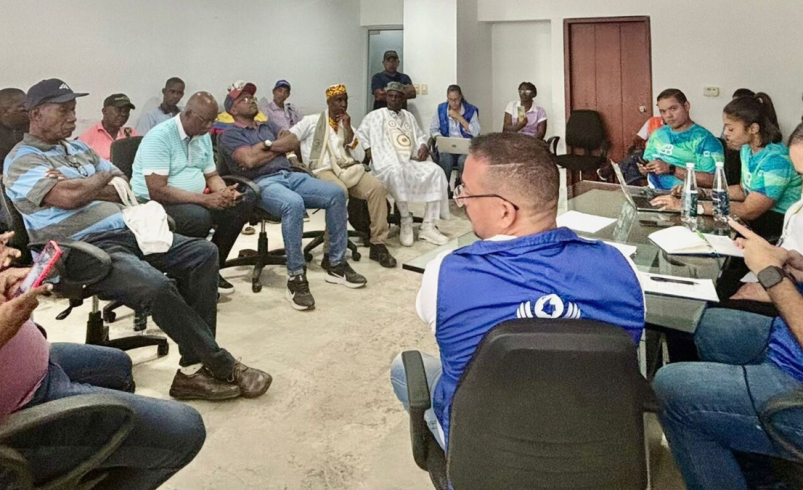 Palenqueros toman pacíficamente la Defensoría del Pueblo en Cartagena para exigir derechos colectivos y atención a emergencia sanitaria

 – Tinta clara