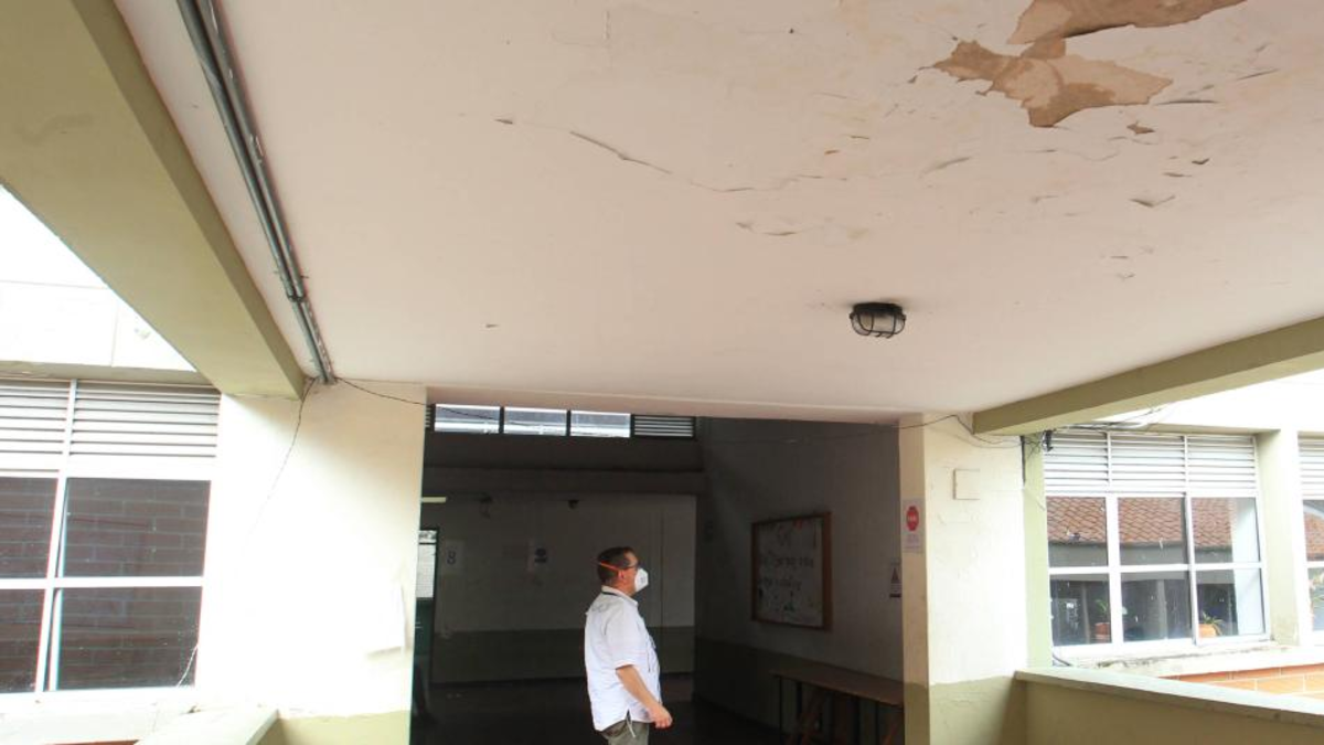 Las escuelas tienen un nivel de deterioro físico y deficiencias en tecnología.

 – Tinta clara