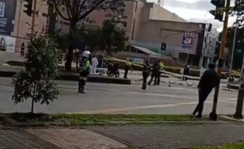 Motociclista murió tras chocar con grúa – EXTRA

 – Tinta clara