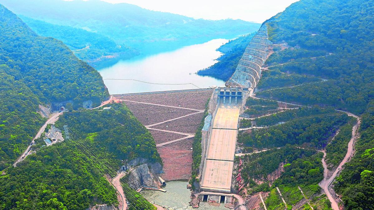 Anuncian la apertura de las compuertas de la presa HidroSogamoso tras alcanzar su nivel máximo tras fuertes lluvias

 – Tinta clara