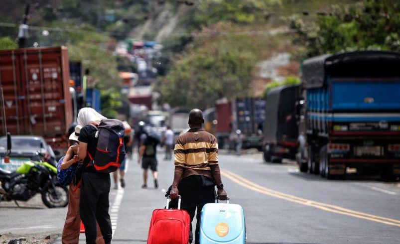 Bloqueo de comunidades en la vía Cali a Buenaventura, en el Valle, se suma a la paralización en la carretera Panamericana, en el sur del Cauca

 – Tinta clara