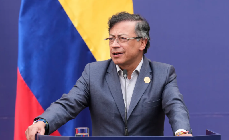 Nueva crisis diplomática: Casa Blanca presiona al presidente colombiano tras acusaciones de atentado – EXTRA

 – Tinta clara