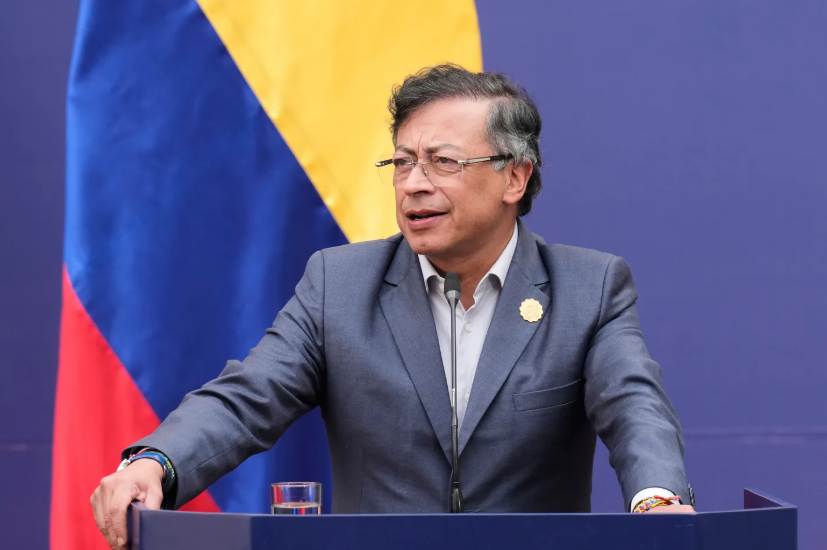 Nueva crisis diplomática: Casa Blanca presiona al presidente colombiano tras acusaciones de atentado – EXTRA

 – Tinta clara