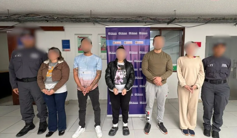 Falso concesionario cayó que estafó a 200 personas por $ 7.7 mil millones – 

 – Tinta clara