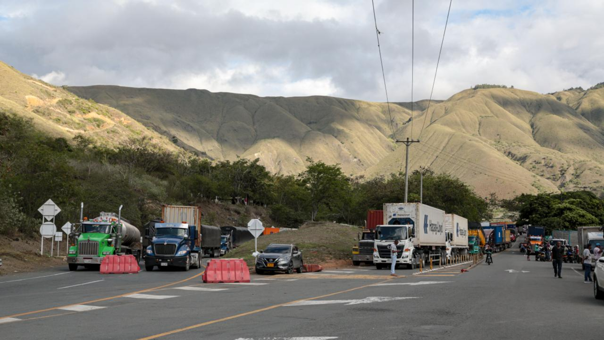 Los camioneros perderán 1,9 billones de dólares en 2025

 – Tinta clara