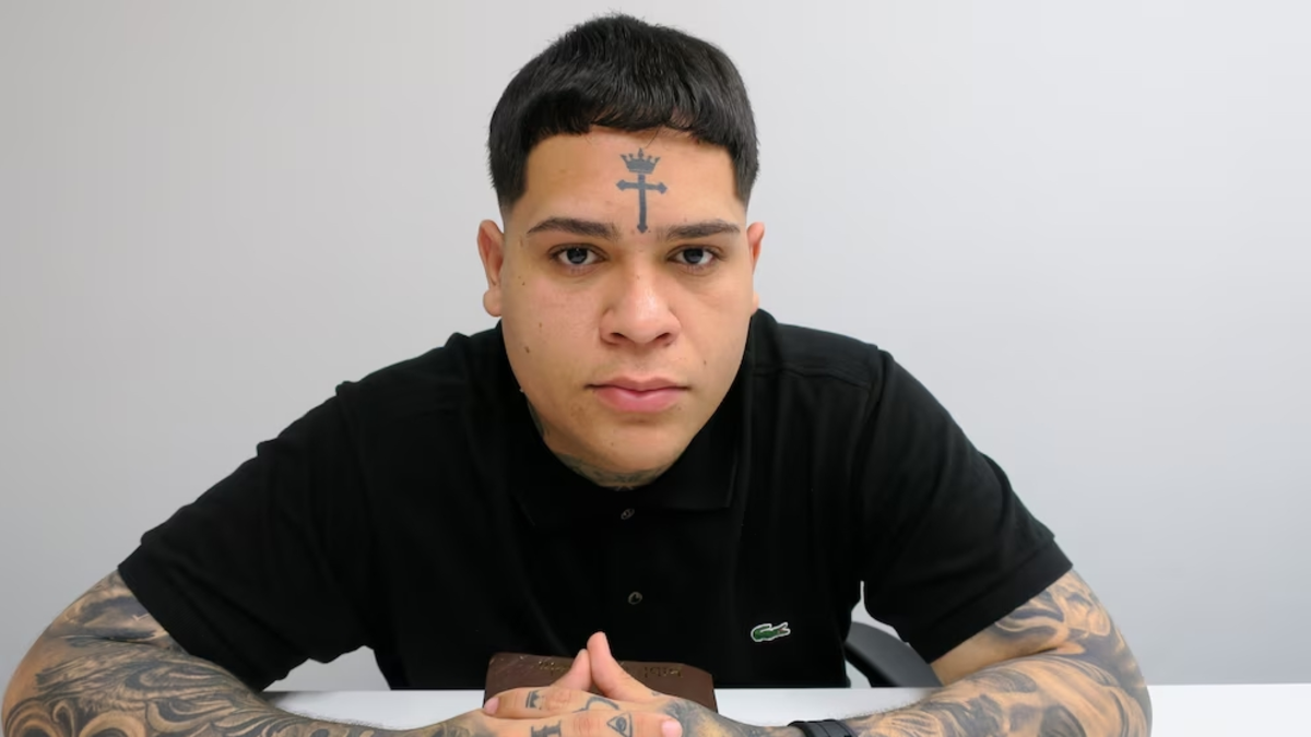 Reconocido cantante cubano de reguetón fue trasladado de urgencia por una patrulla de la Policía en Medellín por un episodio de convulsiones: esto se sabe

 – Tinta clara