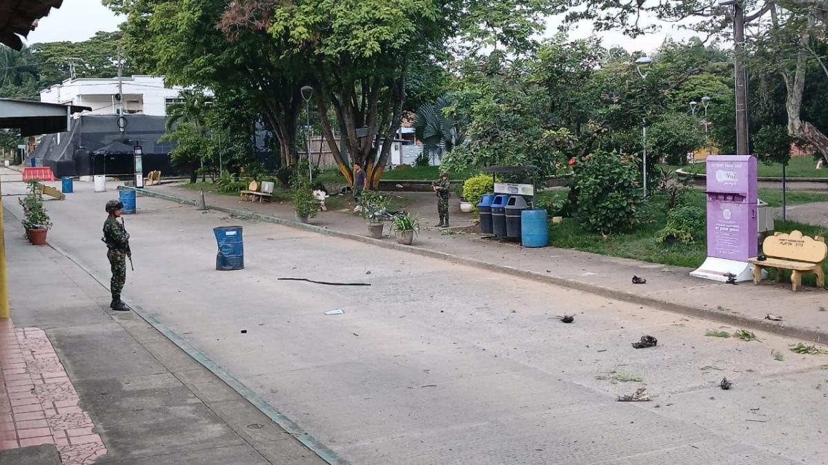 Reportan ataque con explosivos en la subestación de Policía del distrito de Robles, en Jamundí

 – Tinta clara