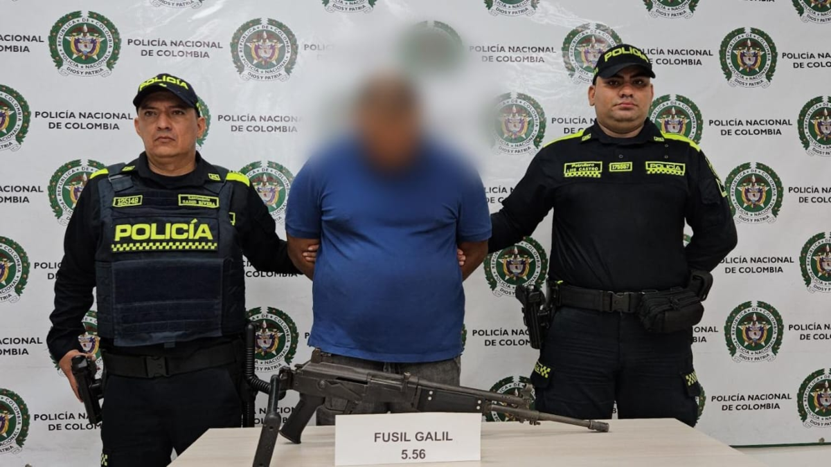 conductor cae con un rifle escondido en el auto; esta fue la operacion

 – Tinta clara