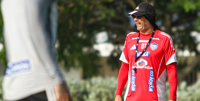 ¿Hay problemas de indisciplina en Junior?: esto dice Alfredo Arias

 – Tinta clara