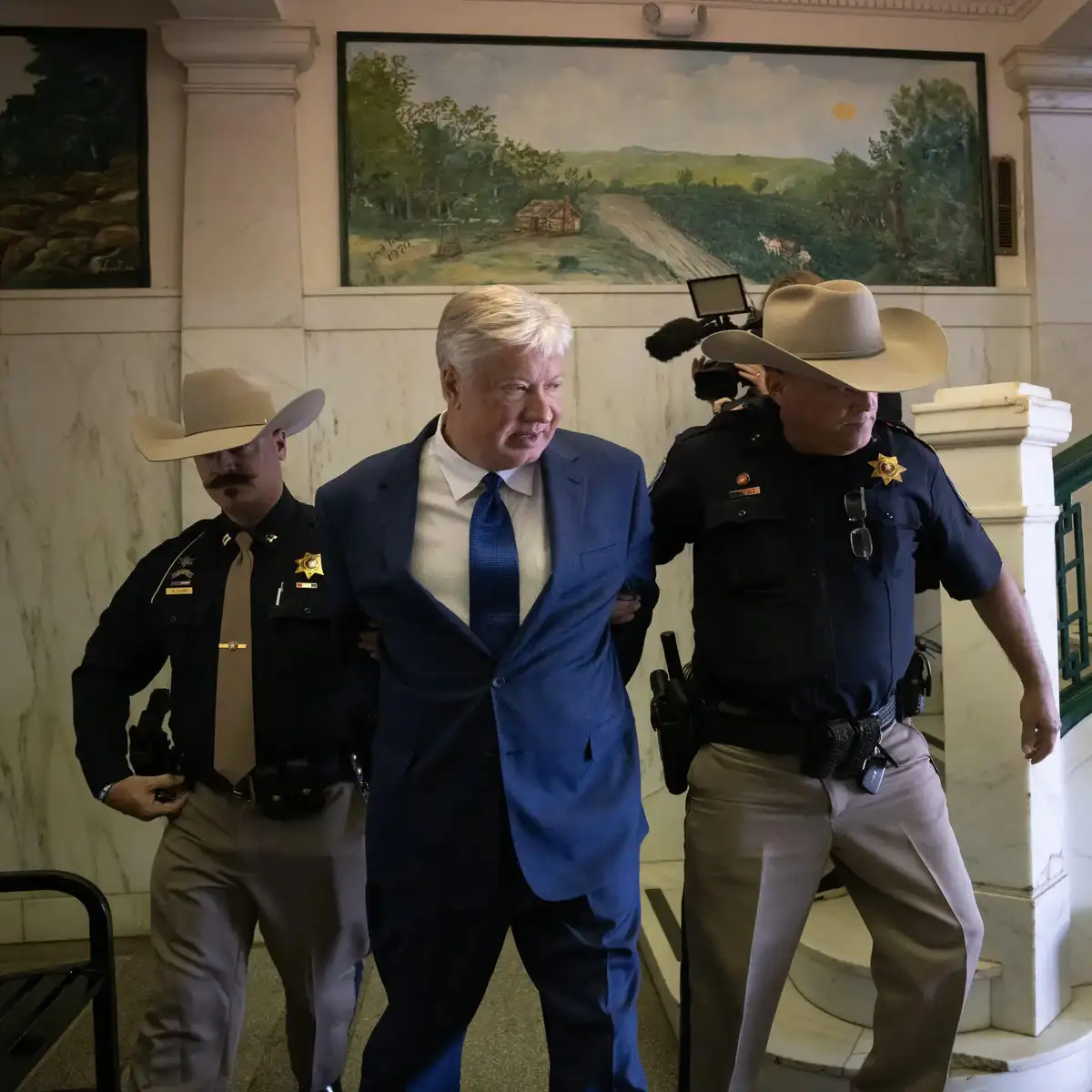 Pastor que asesoró a Donald Trump se declara culpable de abuso sexual infantil en EE.UU. – EXTRA

 – Tinta clara