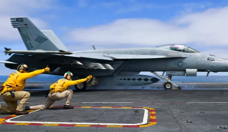 EE.UU. despliega el portaaviones USS Gerald R. Ford al Caribe y aumenta presión sobre Maduro – EXTRA

 – Tinta clara