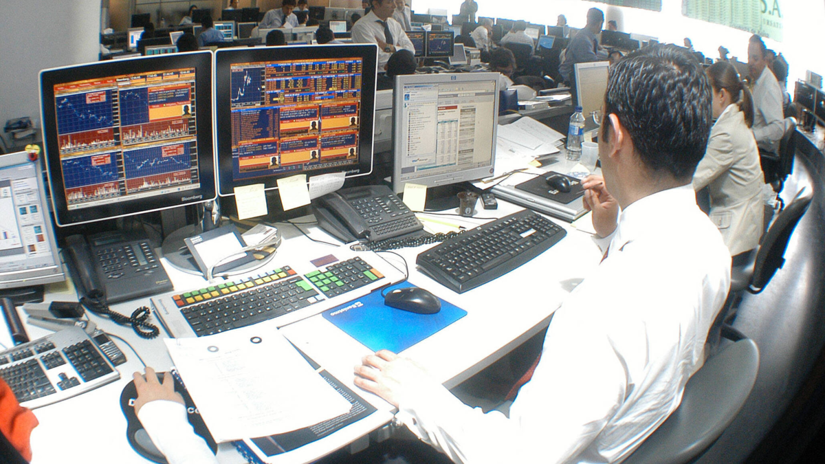 Estas son las cinco acciones que más contribuyeron a que la bolsa se convirtiera en una de las más rentables del mundo este año.

 – Tinta clara