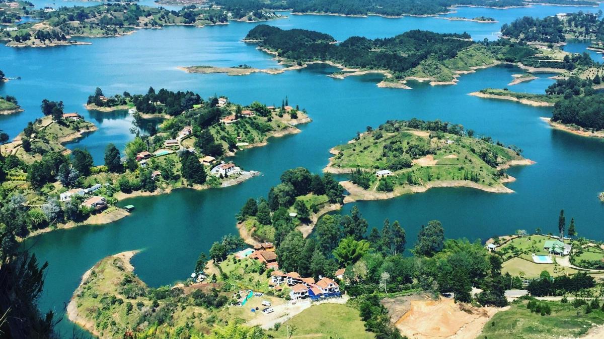 Más de 300 familias de Guatapé afectadas por la prohibición de vuelos en helicóptero en la zona: estos son los motivos

 – Tinta clara