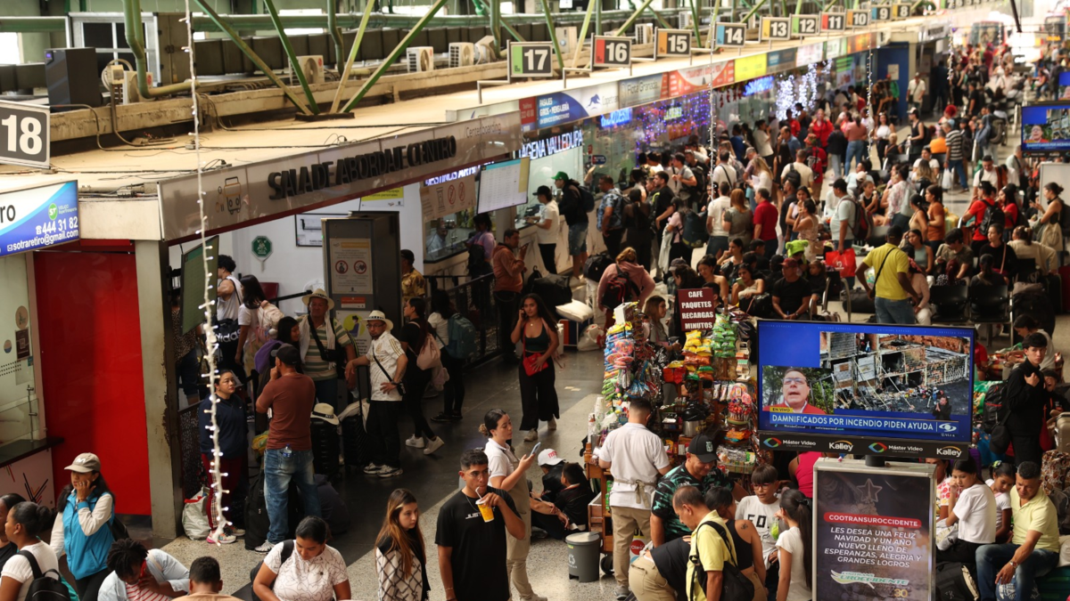 Se espera que más de 5,4 millones de viajeros transiten por terminales de Medellín durante la temporada de fin de año

 – Tinta clara