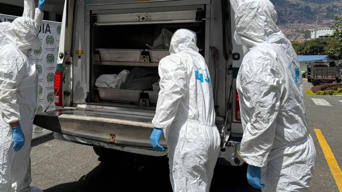 Encuentran un cadáver embolsado en la vía pública del barrio de Aranjuez

 – Tinta clara