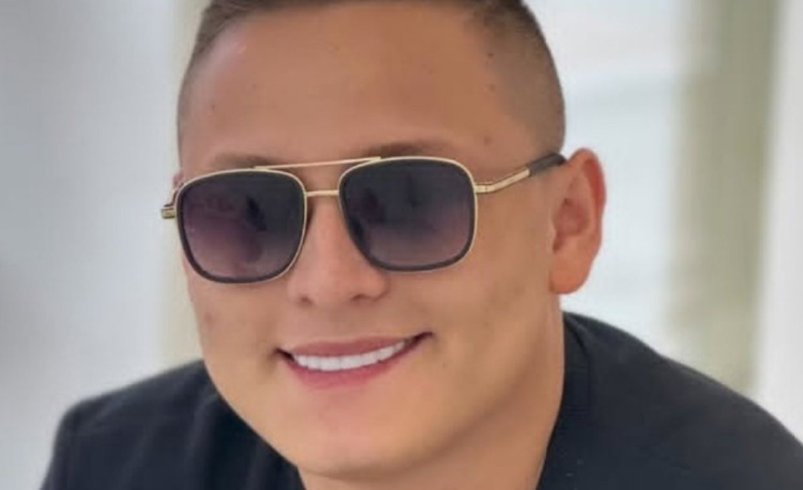 estaba con otra persona

 – Tinta clara