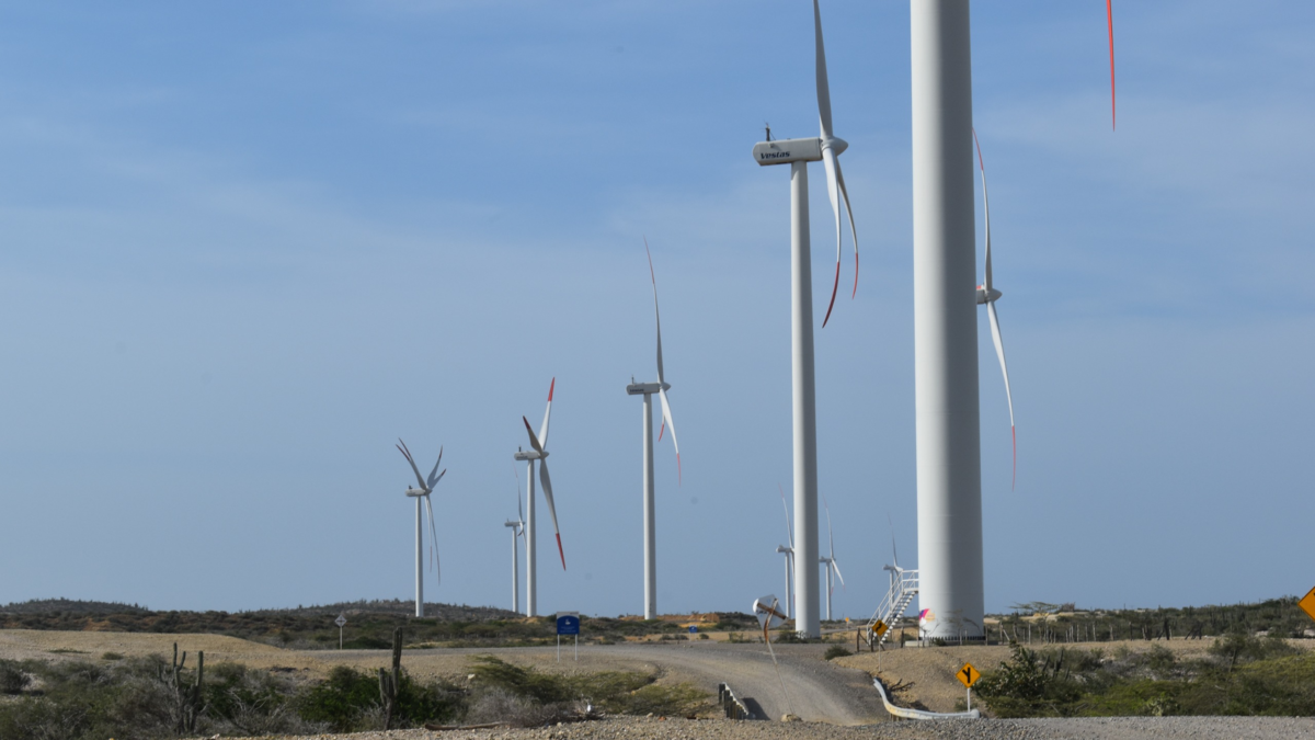 AES Colombia iniciará la construcción de sus parques eólicos en La Guajira, el complejo más grande del país, en 2026.

 – Tinta clara