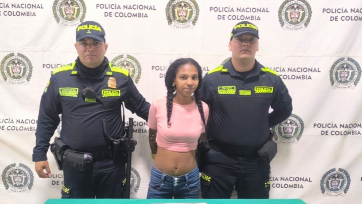 Mujer degolló a un hombre en pleno centro de Barranquilla

 – Tinta clara