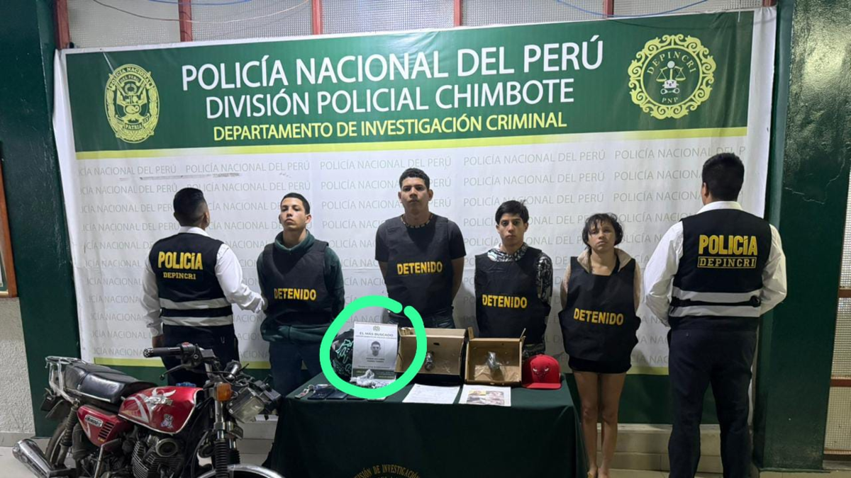 Capturan en Perú a alias ‘Mamadeo’, el delincuente más buscado de Casanare y líder de sicarios del ‘Tren Aragua’ en los llanos

 – Tinta clara