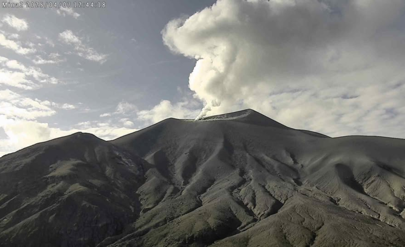 Servicio Geológico Colombiano registró emisión de ceniza que alcanzó los 1,7 kilómetros de altura

 – Tinta clara