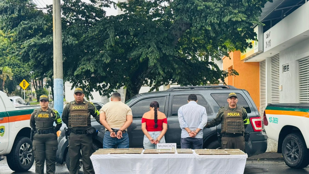 Capturan a tres presuntos integrantes con arsenal oculto en el Valle del Cauca

 – Tinta clara
