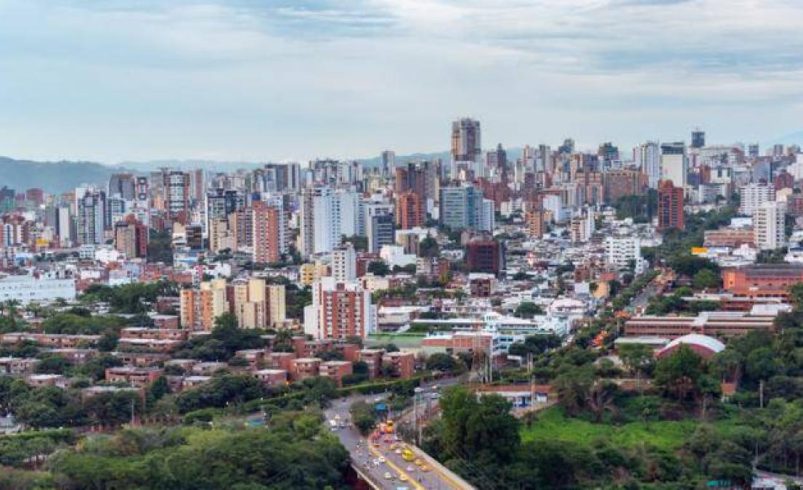 Alcalde encargado de Bucaramanga ya declaró insubsistentes a 18 funcionarios de su gabinete tras no presentar cartas de renuncia: denuncian caos

 – Tinta clara