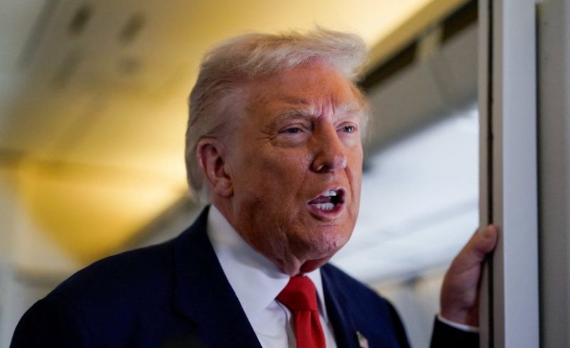 Presión militar y palabras concretas: Trump dice que hablará pronto con Maduro – EXTRA

 – Tinta clara