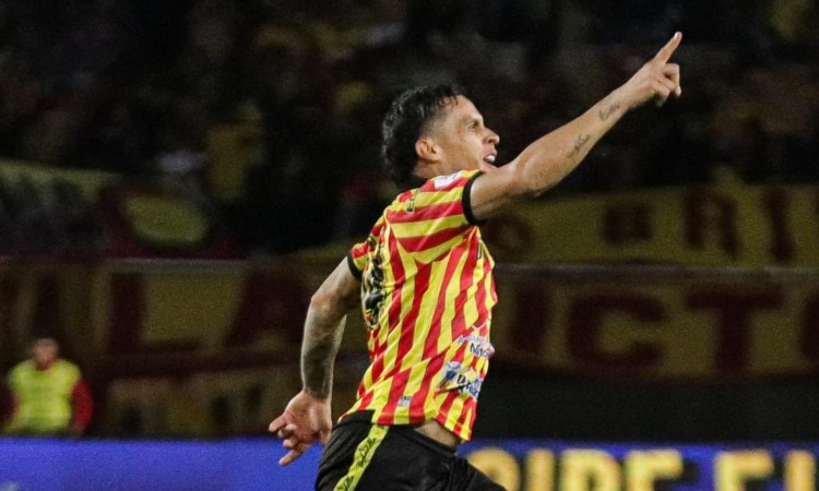 Pereira recibió ayuda inesperada para salir de su crisis financiera

 – Tinta clara