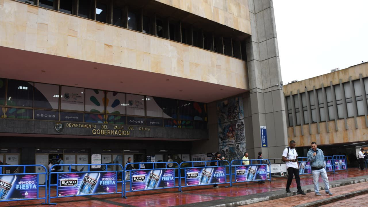 Los ciudadanos regresaron al edificio para realizar trámites, como el pago de impuestos

 – Tinta clara