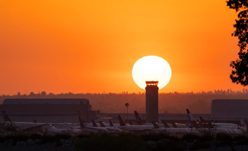 Trump ordena cierre total del espacio aéreo sobre Venezuela en medio de creciente tensión – EXTRA

 – Tinta clara