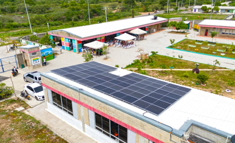 una escuela pública que funciona con energía solar y enseña sostenibilidad ambiental

 – Tinta clara