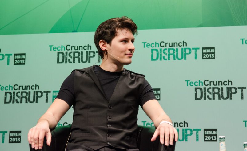 evitar el uso del celular y dormir 12 horas

 – Tinta clara