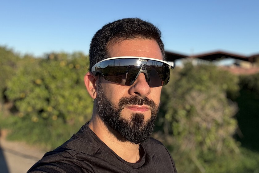 He probado las Oakley Meta Vanguard. Y he aprendido que el futuro de las gafas deportivas aún pesa demasiado – Tinta clara
