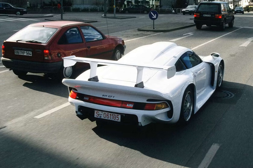 cuando el Grupo C apareció en las calles porque querían competir en los circuitos

 – Tinta clara